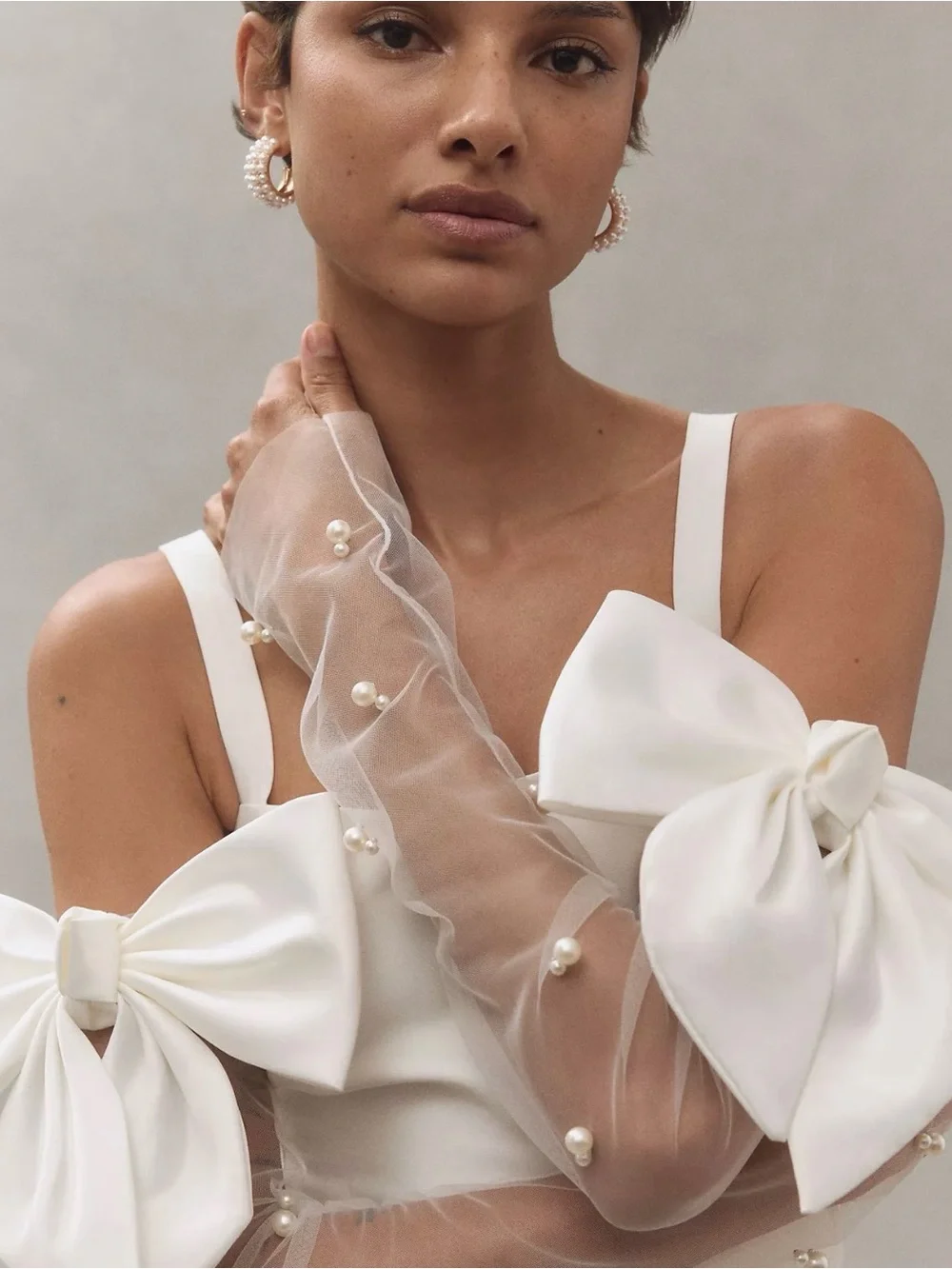 Anthropologie High Heel Jungle Big Bow Gloves - Pearl Tulle - White - NWT